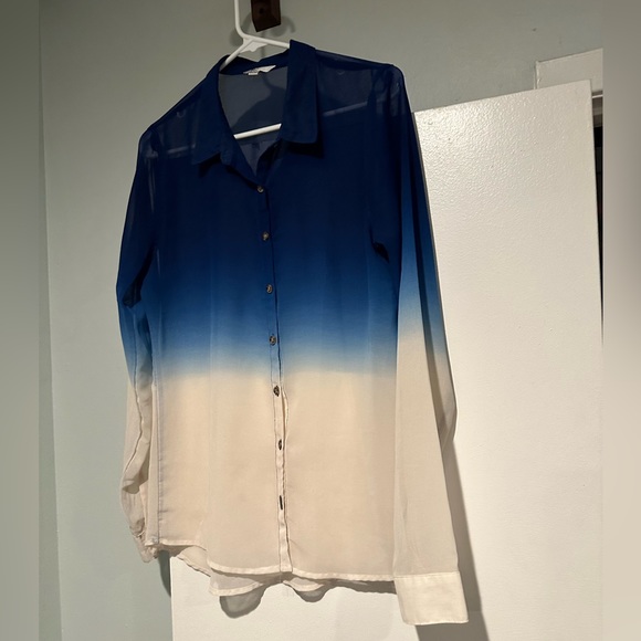 Women’s Volcom sheer button down size Med/ 12 - Picture 2 of 7